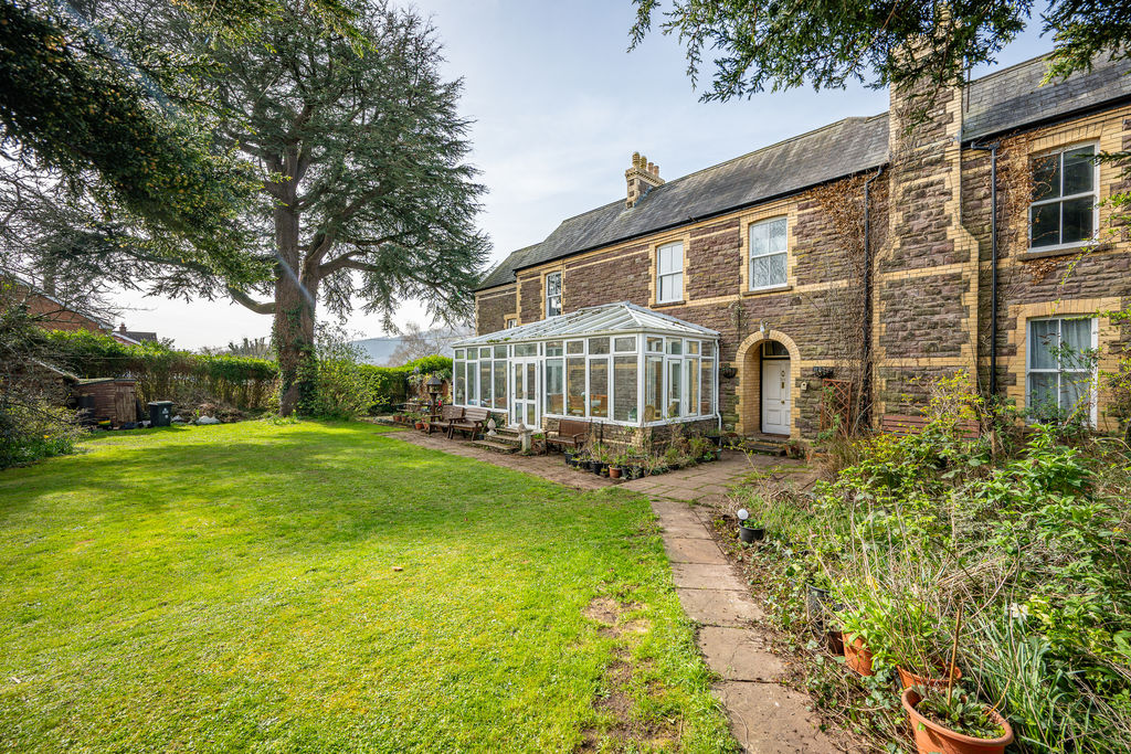 Side Elevation- click for photo gallery